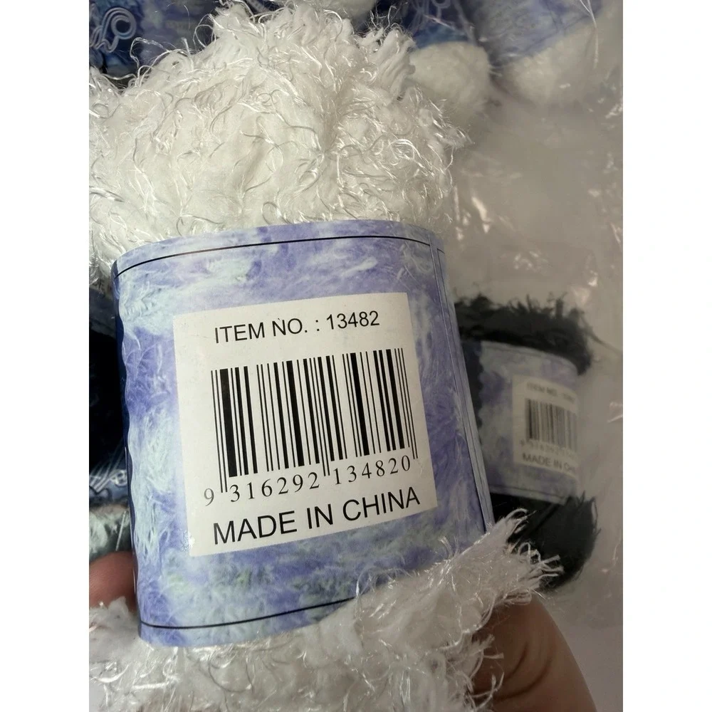 Knitting Yarn 100% Polyester Micro-fiber Black & White Eyelash Fuzzy Yarn Lot 16